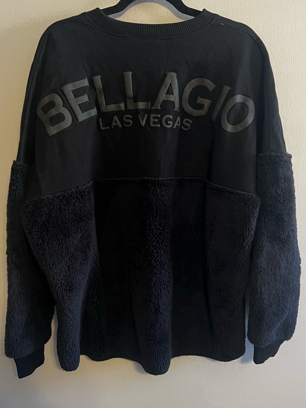 Women's Black Soft Fuzzy Panel Oversized Bellagio Las Vegas Sweatshirt - Size L